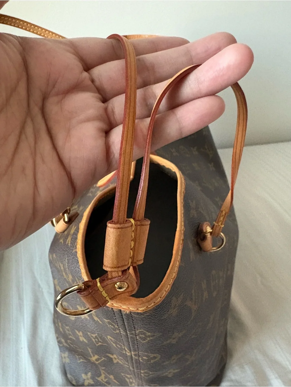 GM Louis Vuitton Monogram Canvas Tote with Vachetta Trim